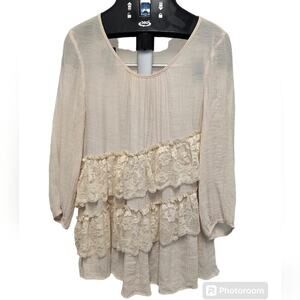 Vintage Boho Gauze Womens top size small, cream colored with tiered lace Romanti